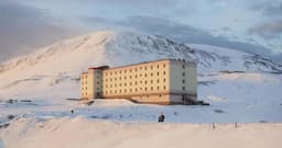 Interview images : à la découverte de Svalbard, terre mi-norvégienne mi-russe avec Léo Delafontaine