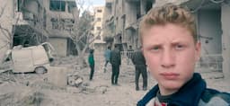 Cet ado documente l’enfer de la guerre en Syrie à travers des selfies postés sur Twitter